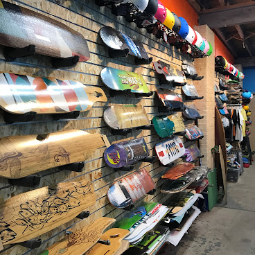 BOARDLife skate shop by null