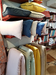 Photo n°2 de Magasin Rousseau à Pontivy (Magasin de vêtements pour hommes)