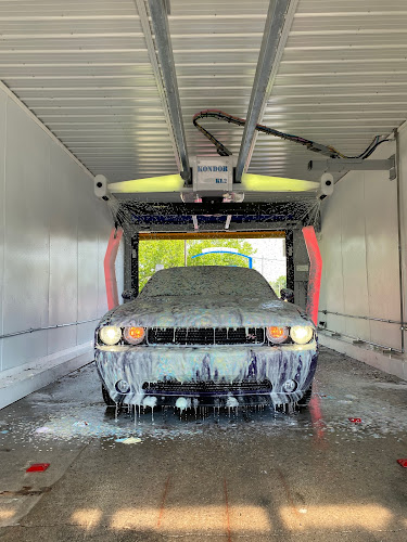 Squeaky Clean Auto Wash & Self Serve
