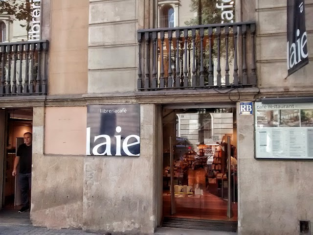 laie Pau Claris librería-café