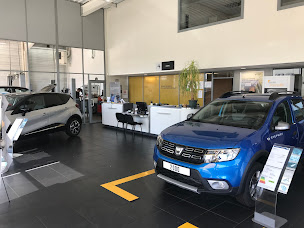 Photo n°3 de Renault/Dacia Garage 2000 à Blotzheim (Magasin de pneus)