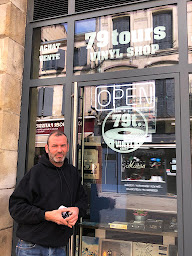 Photo n°16 de 79tours vinyl shop à Niort (Magasin de matériel Hi-Fi)