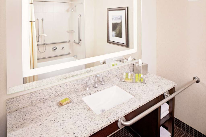 DoubleTree by Hilton Boston Bayside by null