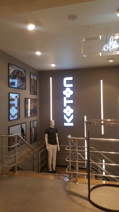 Photos of Koton