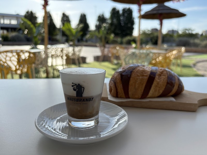 L'officina - Gelato & Bakery — photo 9