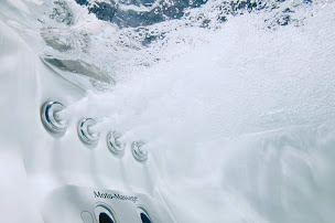 Photo n°9 de Ozenne Piscines & Spas / l'esprit piscine à Granville (Magasin de matériel pour piscines)