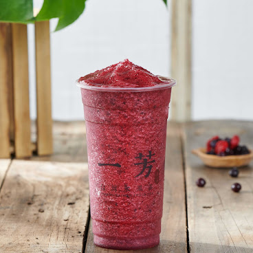 YiFang Taiwan Fruit Tea by null