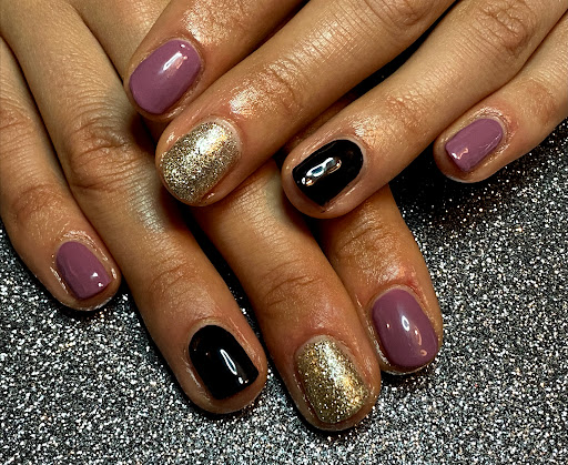 Calgelicious Nails - Thumbnail