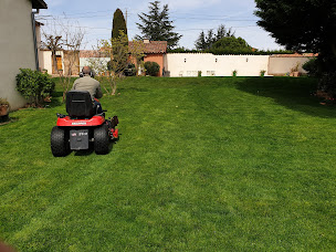 Photo n°3 de Rocher Services à Saint-Laurent-de-Chamousset (Jardinier)