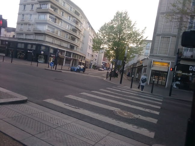 Opinii despre Boutique SFR Le Havre în Lisieux - Magasin de téléphonie mobile