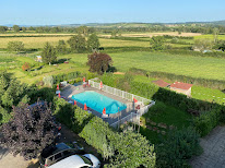 Logis Hôtel La Place à Malay