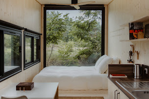 Photo n°29 de Parenthèse - Tiny house à Chambon-la-Forêt (Hébergement d'intérieur)