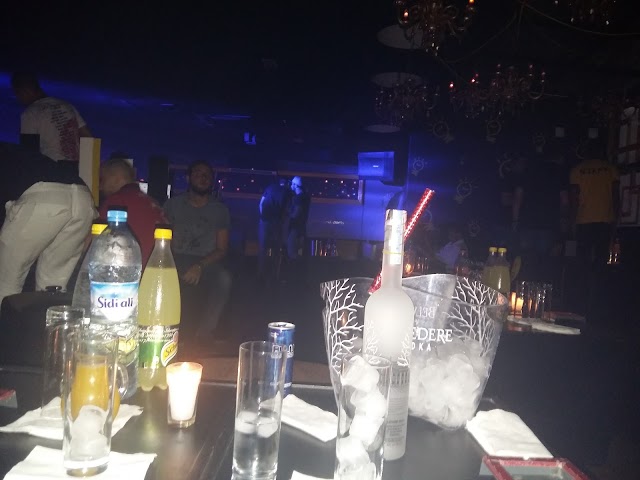 Yellow CLUB