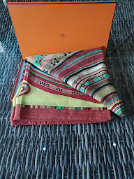 Photo n°26 de antiquite berger maurice à Bonneville (Magasin d'antiquités)