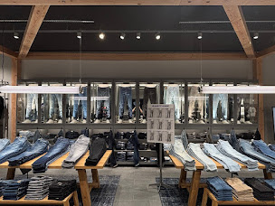 Photo n°13 de JACK & JONES à Saint-Orens-de-Gameville (Magasin de t-shirts)