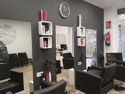 Carol Gomis By Tupé peluqueros