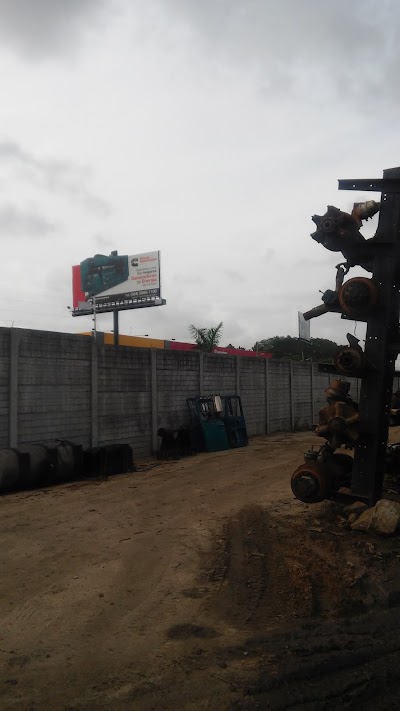 Photos of Cummins (Plaza Autopista)