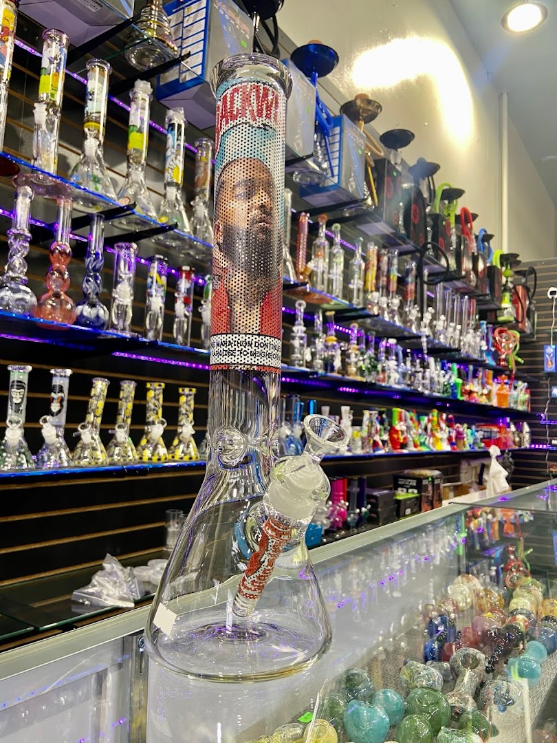 Mamba Smoke & Glass Shop, VAPE , GEEK BAR , FLUM , ZYN , JUUL , GLASS PIPES ,CBD, KRATOM, HYDROXY, WHIP IT & WE DELIVER! photo 3