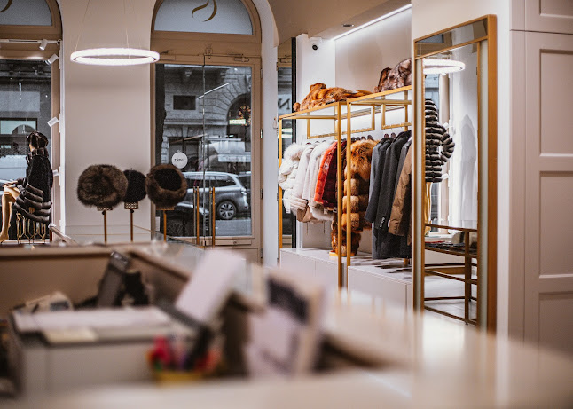 Opinii despre FUREVER în Budapest - Ruhabolt