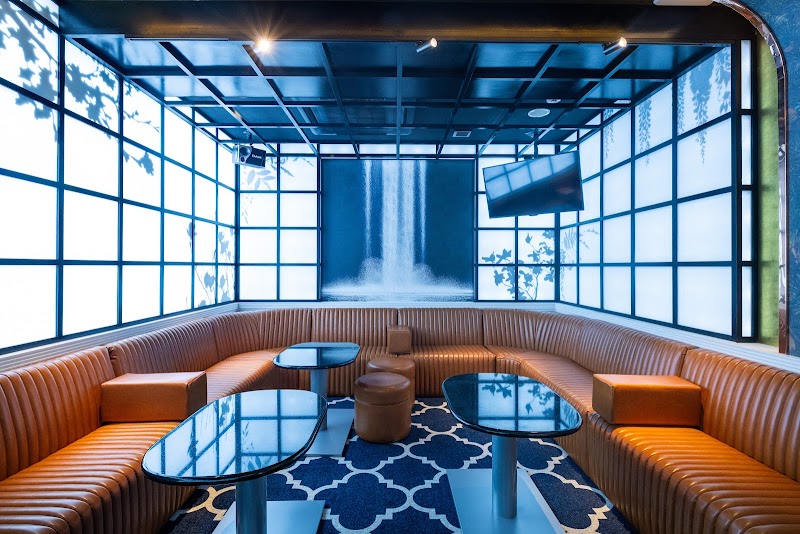 ÉMILE GALLÉ(エミールガレ) - 中洲最大級のニュークラブ・キャバクラ