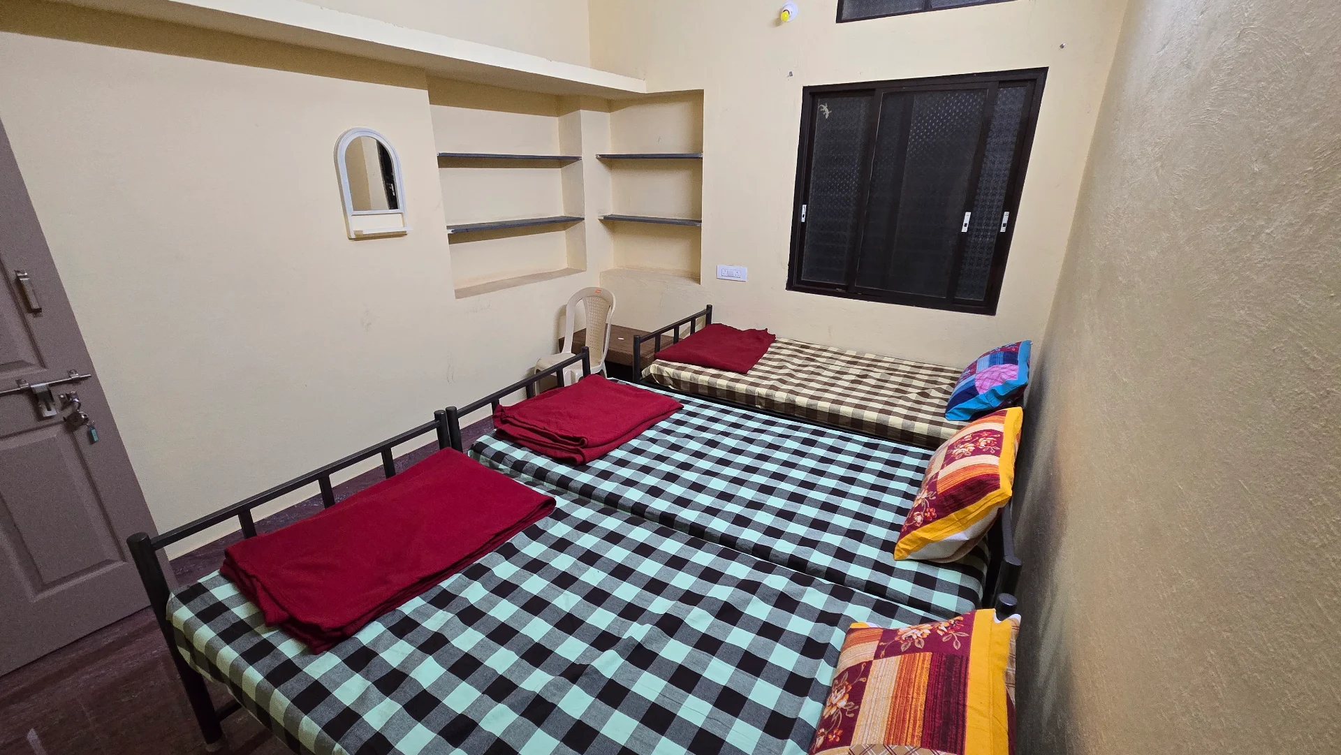 M M Patil Rooms and Rentals