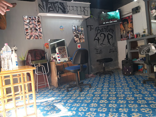 "La Barber del barrio" "Pelón Cutz" - Thumbnail