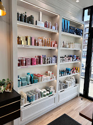 Photo n°16 de Max Théo à Le Mans (Salon de coiffure)