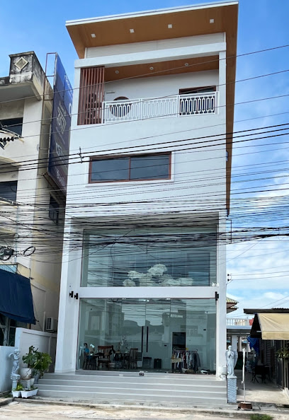 Nails House