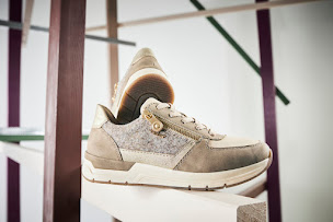 Photo n°18 de Papazian Chausseur à Marseille (Magasin de chaussures)