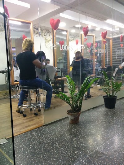 Photos of Salon Looks