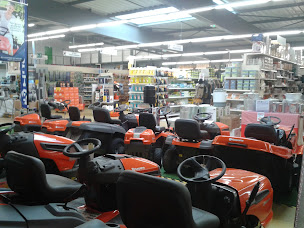 Photo n°13 de OLEON RAYMOND ET FILS MOTOCULTURE - BRIOUDE - HUSQVARNA à Brioude (Atelier de réparation de tracteurs)