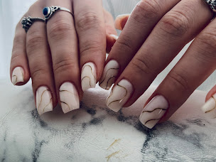 Photo n°10 de Gleam on nails à Maché (Salon de manucure)