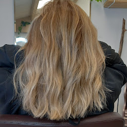 Photo n°11 de Charlotte coiffure à Sireuil (Salon de coiffure)