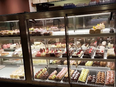Photos of Parisian Cake and Coffe