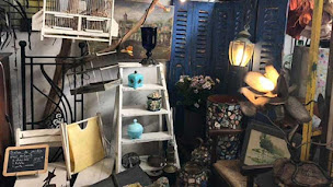 Photo n°2 de QUAI DES BROCS à Bourg (Magasin d'antiquités)