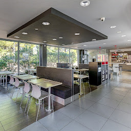 Photo n°15 de KFC Aubagne à Aubagne (Restaurant de hamburgers)