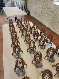 Photo n°1 de la tete et les mains à Bretteville-sur-Odon (Camp de vacances pour enfants)