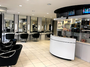 Photo n°1 de Coiffeur Grenoble William L. à Grenoble (Magasin de produits de beauté)