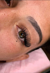 Photo n°11 de M.C. by Ghis Beauty à Portet-sur-Garonne (Maquilleur.euse)