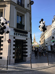 Photo n°2 de SEPHORA PARIS COMMERCE à Paris (Magasin de cosmétiques)