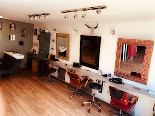 Photo n°1 de Salon Clandestin à Bouc-Bel-Air (Salon de coiffure)