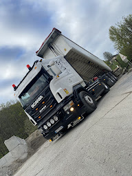 Photo n°12 de FD TRANS à Vebret (Société de transport routier)