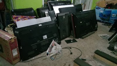 Photos of FF Electronic Specialist Service Lcd,led, plasma tv Makassar