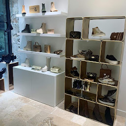 Photo n°9 de La SuiTe.. à Vienne (Magasin de chaussures)