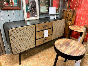 Photo n°37 de Meubles et Vous à Valbonne (Magasin de meubles)