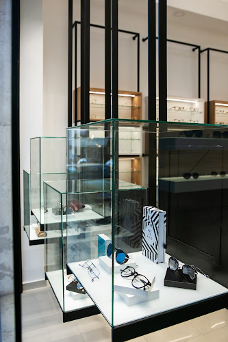 Σμύρνης 15, Εύοσμος 562 24