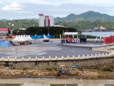 Photos of Maleo Town Square