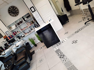 Photo n°2 de Le P'tit Salon à Fontaine (Salon de coiffure)