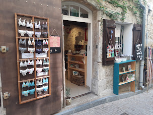 Photo n°1 de La p'tite fourmi Bohème à Le Castellet (Magasin de souvenirs)