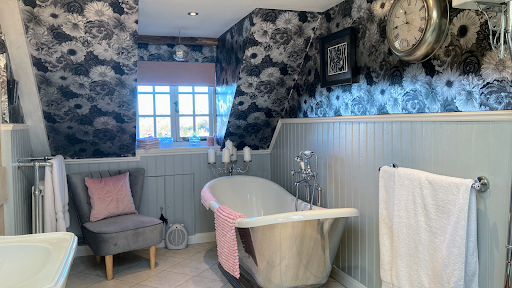 Discerning Decorating Ltd
